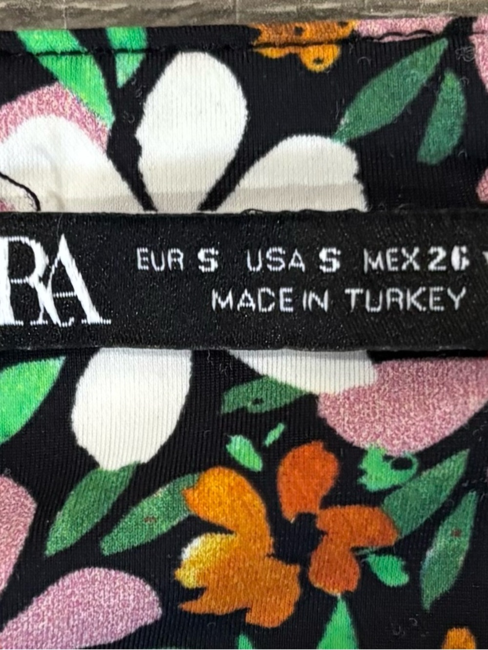 Zara Floral Print Bodycon Mini Dress Size S (0484) - Picture 3 of 3
